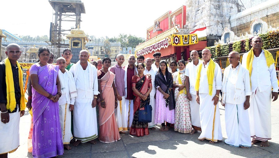 RECOVERED-DEVOTEES-HAD-SRIVARI-DARSHAN