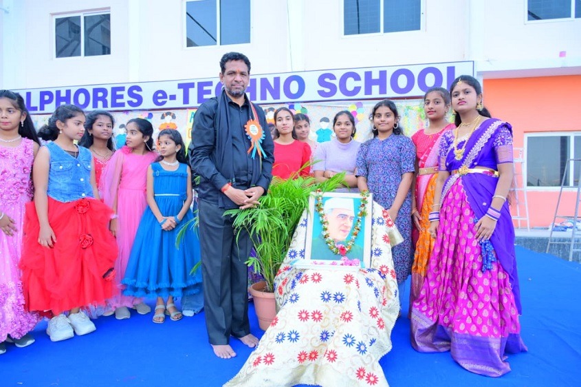 7325ecbc-0d99-46a7-b2b8-34953cef4782