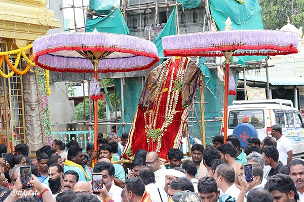 LAKSHMI-KASULA-HARAM-PROCESSION-IN-TIRUCHANOOR3