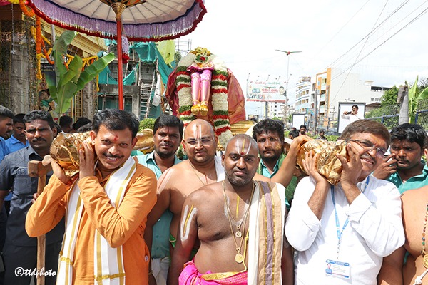 PROCESSION-OF-PADALU