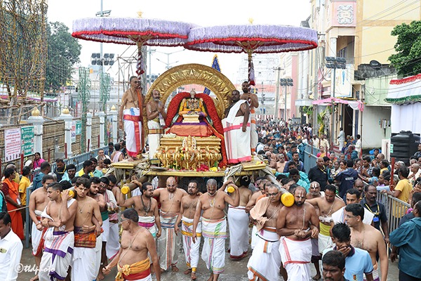 SRIRANGAM-VAISHANAVI-BRAHMINS-VAHANA-BEARER2