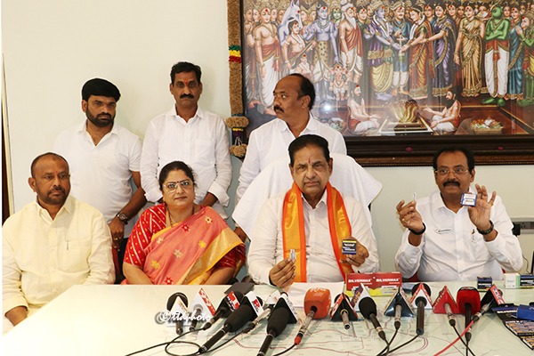 DONATION-OF-BLADES12