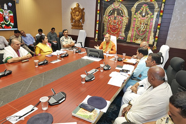 TTD-EO-REVIEW-ON-RADHASAPTHAMI-ARRANGEMENTS3