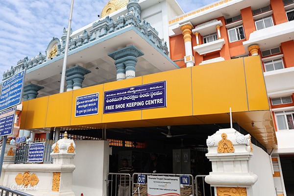 CHAPPAL-STAND-SPL-STORY-01