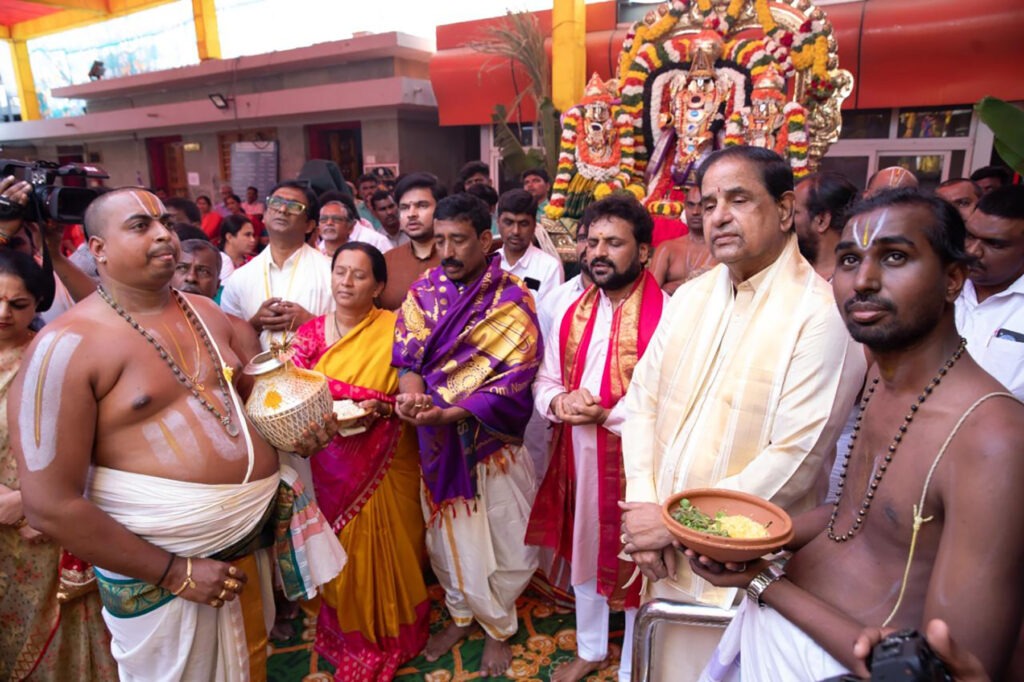 DHWAJAROHANAM-PERFORMED-IN-JUBILEE-HILLS-TEMPLE