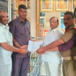 GOLD-CHAIN-HANDED-OVER