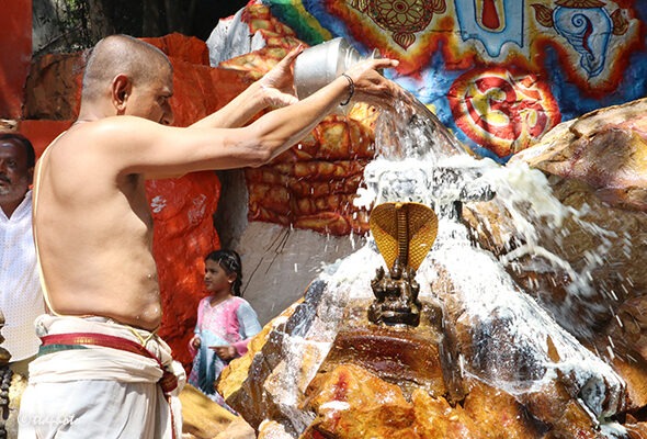 KSHETRAPALAKA-ABISEKHAM-AT-GOGARBHA-THEERTHAM9