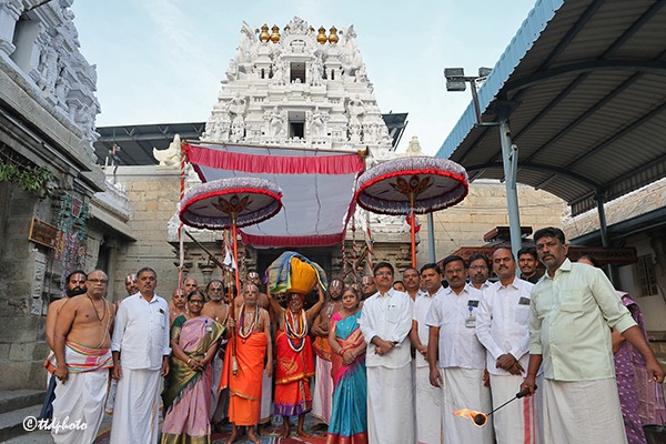 PROCESSION-OF-ANDAL-MALA-03