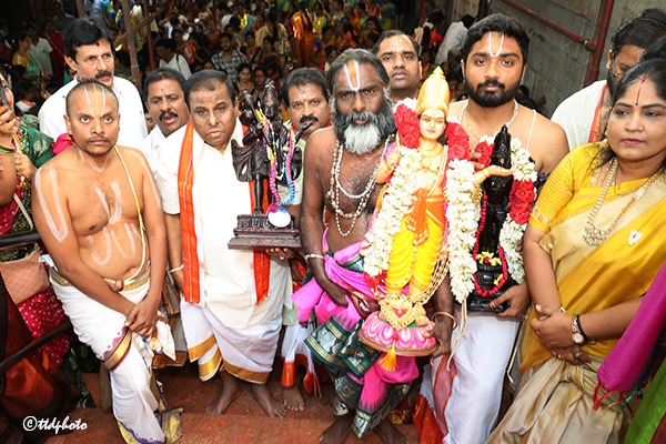 523rd-VARDANTI-OF-SRIMAN-TALLAPAKA-ANNAMACHARYA-METLOTSAVAM-AT-ALIPIRI-3