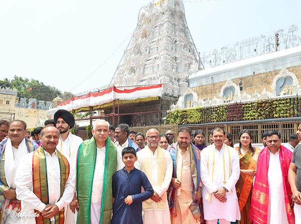 AP-GOVERNOR-VISIT-TO-SRIVARI-TEMPLE5