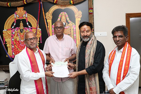 DONATION-OF-RS-70-LAKHS-TO-TTD