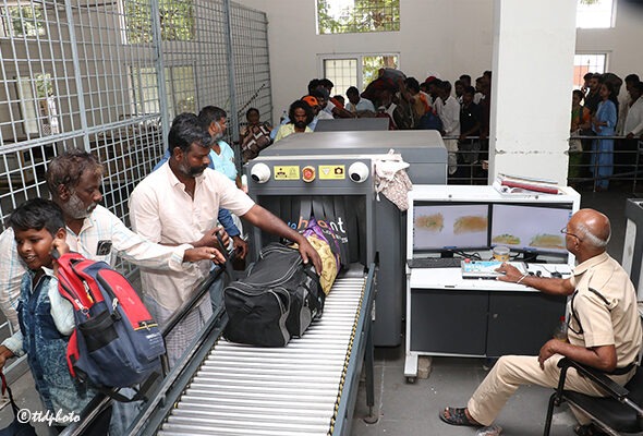 SCANNING-ALIPERI-LUGGAGE-COUNTER