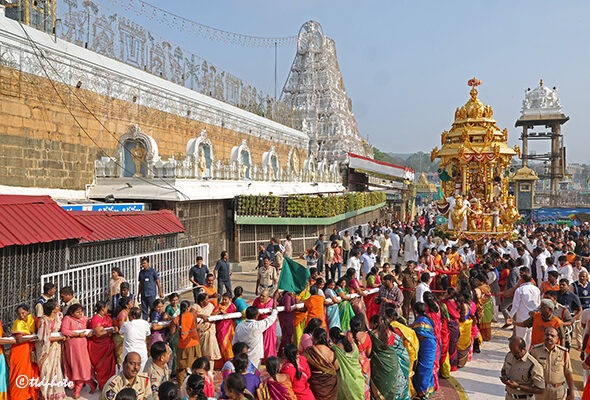 SWARNA-RATHAM-IN-TIRUMALA3