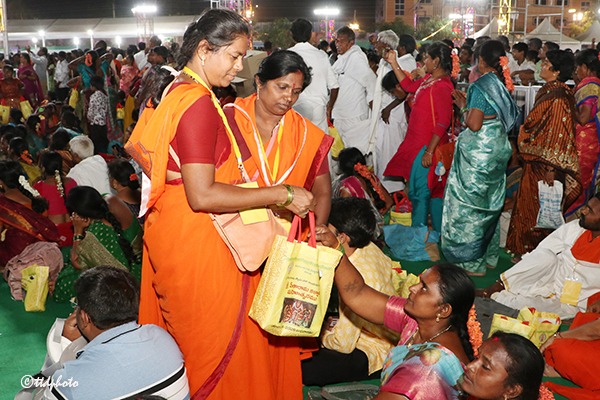 DISTIBUTION-OF-BAGS8