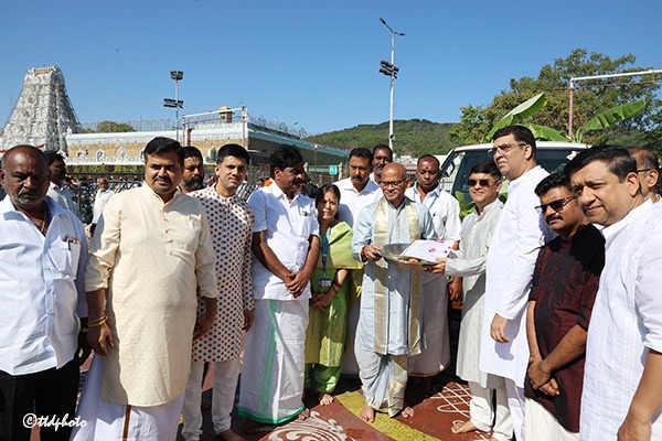 DONATION-OF-ASHOK-LEYLAND-MINI-TRUCK-1