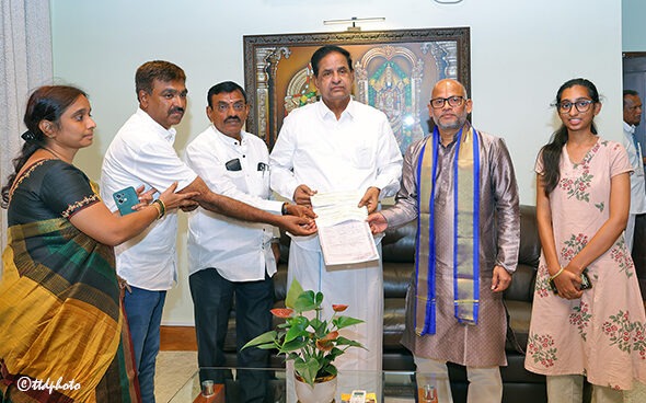 DONATION-OF-RS.-10-LAKHS