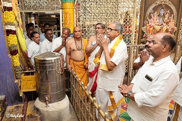 SRI-CHAGANTI-GARU-VISIT-TO-SRI-KT-03