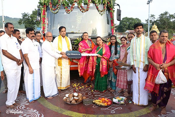 DONATION-OF-FREE-ELETRIC-BUS1