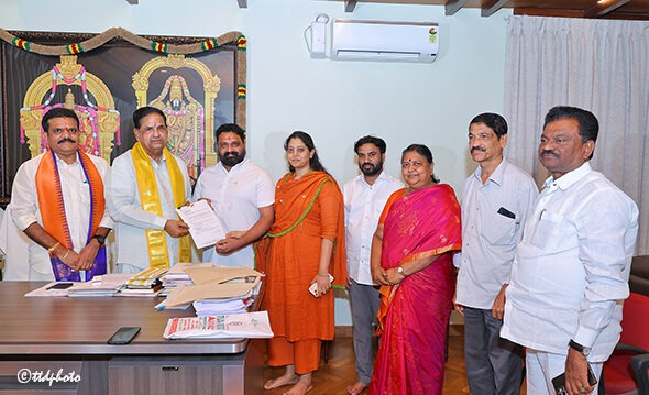 DONATION-OF-RS-2.5CRORE-TO-TTD