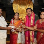 DONATION-OF-SILVER-NAKSHATRA-HARATHI-02