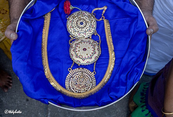 PRESENTATION-OF-JEWELS-TO-SRI-GT-FROM-SRIVARI-TEMPLE1