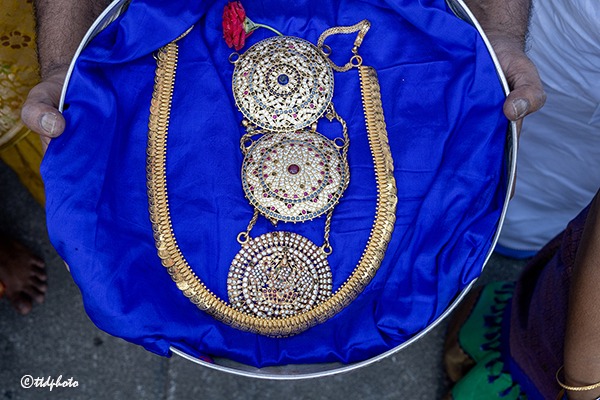 PRESENTATION-OF-JEWELS-TO-SRI-GT-FROM-SRIVARI-TEMPLE1