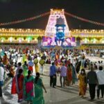 DEVOTEES-INFRONT-OF-TEMPLE1-360x200