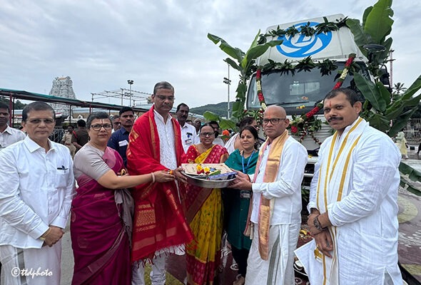 DONATION-OF-ASHOK-LEYLAND-VEHICLE-01