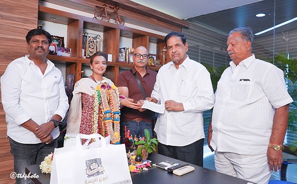 DONATION-OF-RS.-11-LAKHS