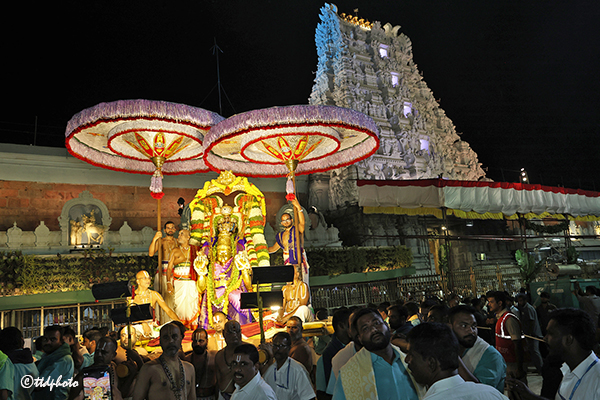 ASHADAM-MASAM-GARUDA-SEVA-4