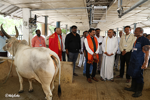 JEO-HE-VISIT-TO-SVGS-INTERACT-WITH-DOCTORS-3