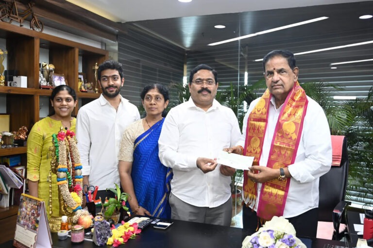 DONATION-OF-RS.-ONE-CRORE-TO-TTD