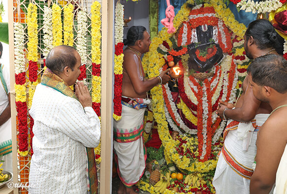 GO-PUJA-IN-SV-GOSHALA