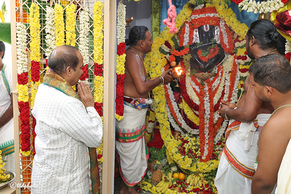 GO-PUJA-IN-SV-GOSHALA