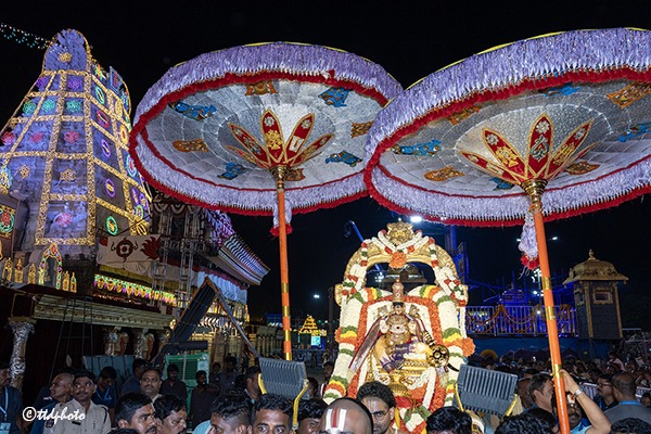 PROCESSION-OF-SENADHIPATHI-VARU5
