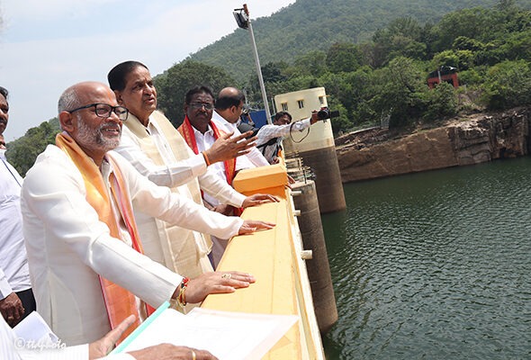 CHAIRMAN-TTD-INSPECTION-OF-PAPA-VINASANAM-DAM-3