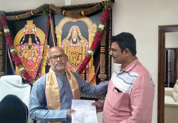 DONATION-OF-RS.-33-LAKHS-TO-TTD
