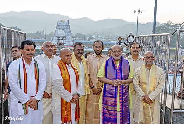 VICE-PRESIDENT-OF-INDIA-OFFERED-PRAYERS-IN-TIRUMALA13