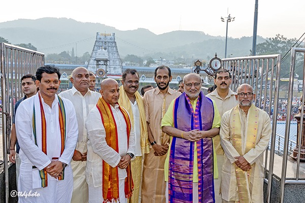 VICE-PRESIDENT-OF-INDIA-OFFERED-PRAYERS-IN-TIRUMALA13
